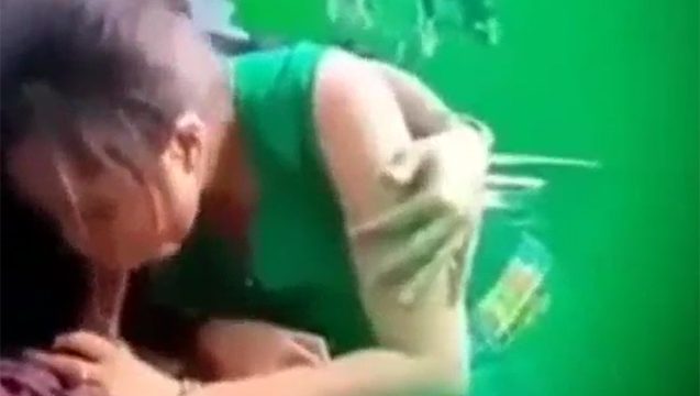 BOKEP INDO NGINTIP PASANGAN MESUM DI TAMAN