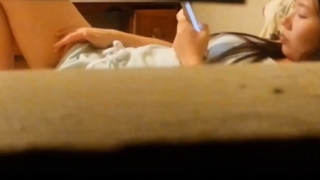 Bokep Indo NGINTIPIN KOST CEWE,TERNYATA LAGI VCS LOH